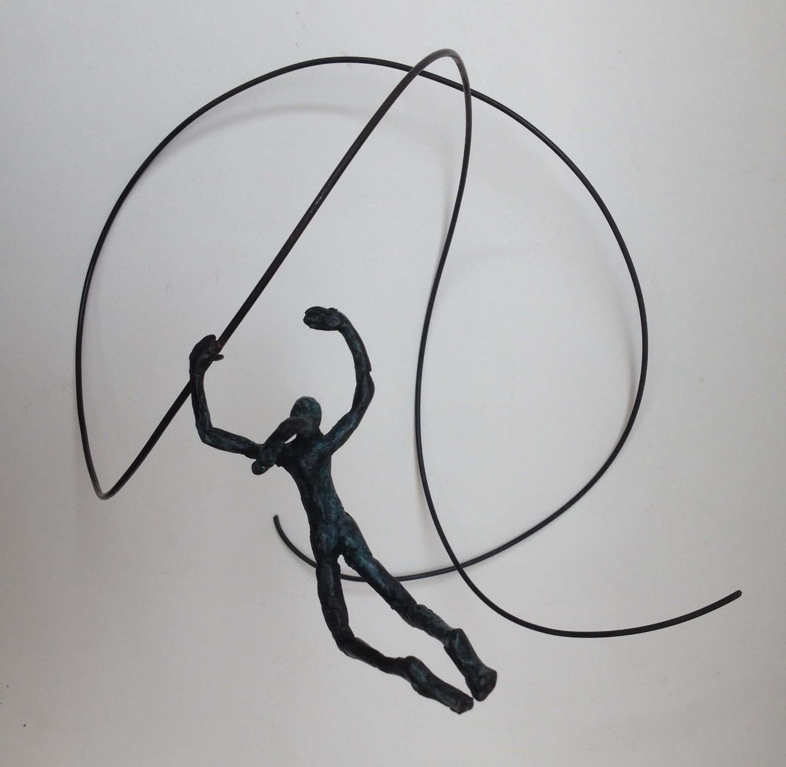 Capbussada. Dalt. Escultura en bronze. 2015